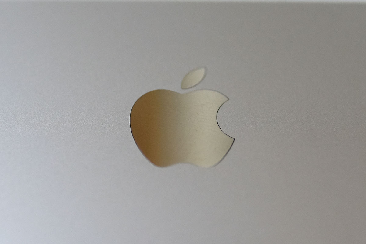 iPhone SE(第1世代)のAppleエンブレム