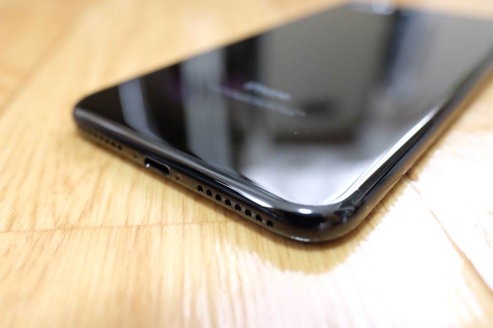 iPhone 7 Plus ジェットブラック アンテナライン