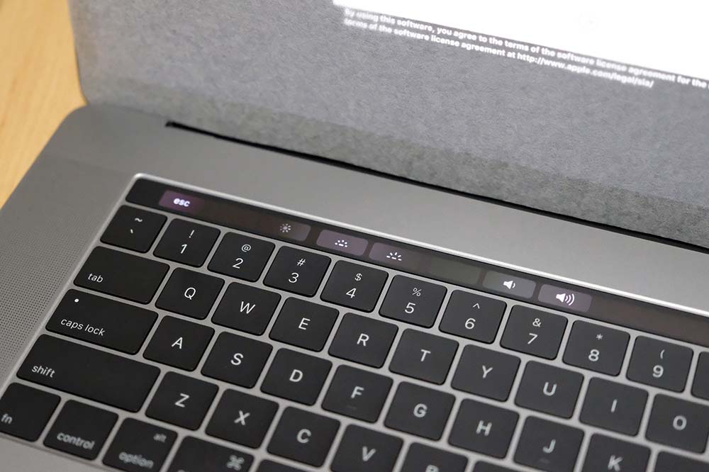 MacBook Pro 15インチ(2016)のTouch Bar