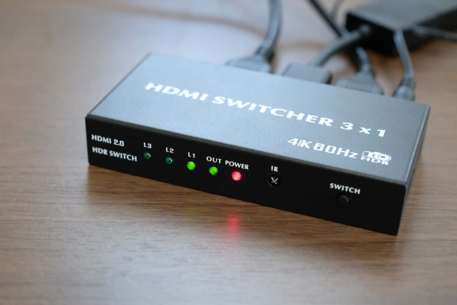 BLUPOW 4K60Hz対応HDMIセレクター 操作パネル