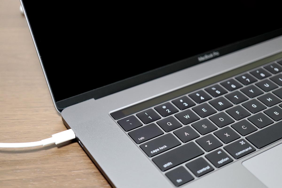 MacBook Pro 2016 電源