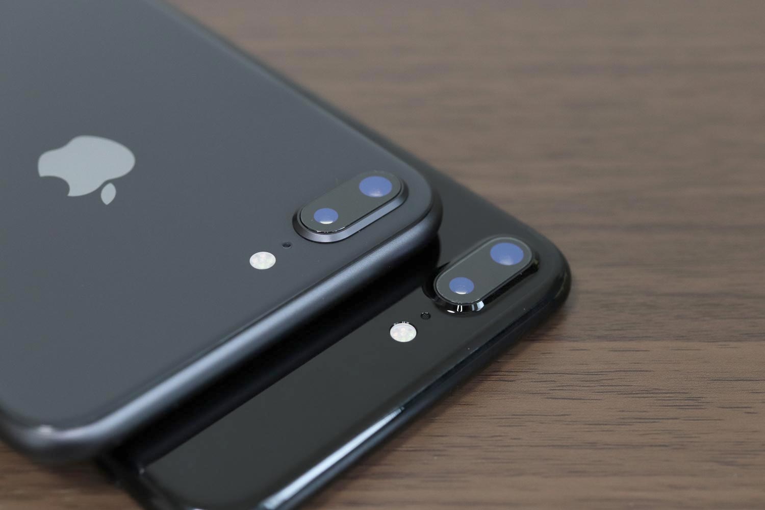 iPhone 8 Plus vs iPhone 7 Plus デュアルカメラのデザイン