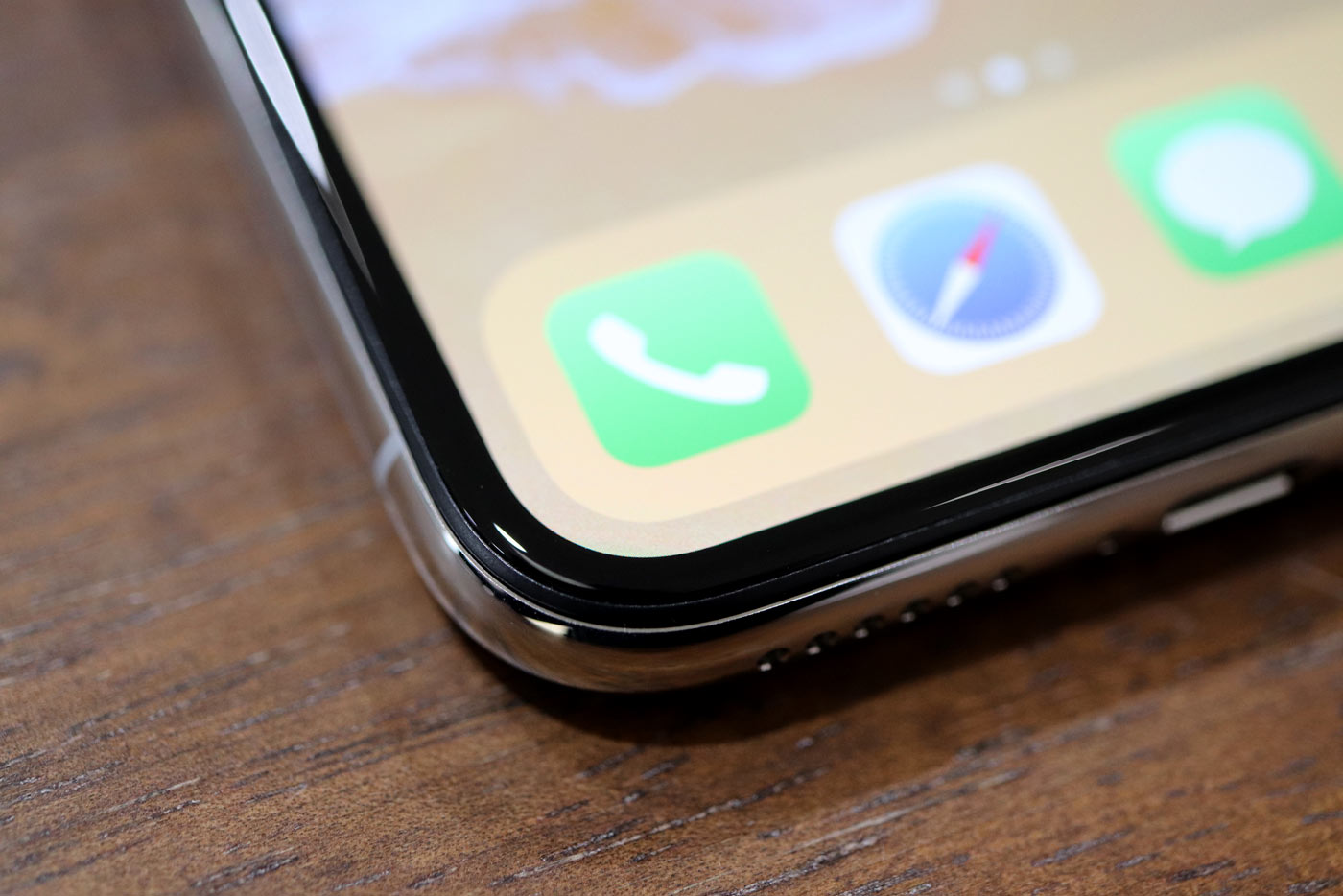 iPhone X 角丸ディスプレイ