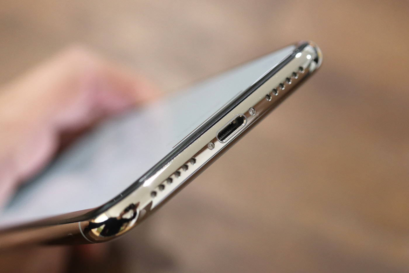 iPhone X 音量ボタン