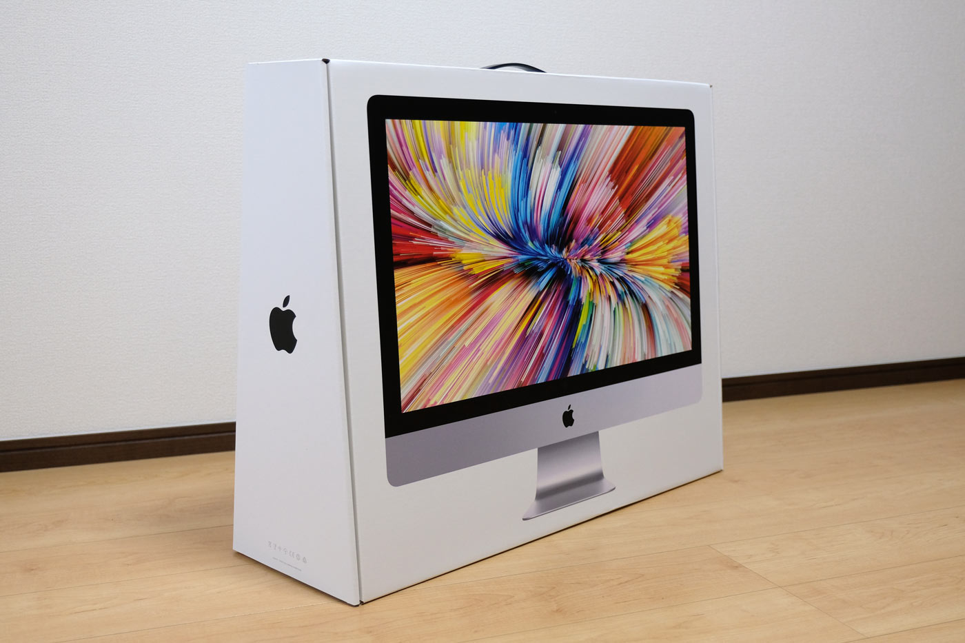 20171216214702j:plain 27インチiMac 5K パッケージ表面