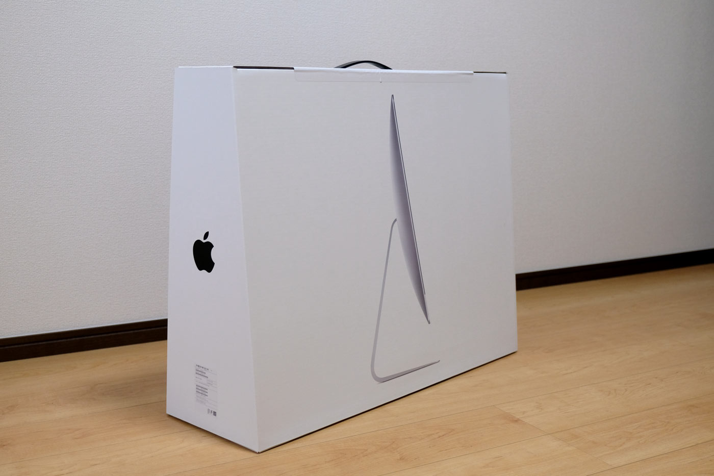 20171216220147j:plain 27インチiMac 5K パッケージ裏面