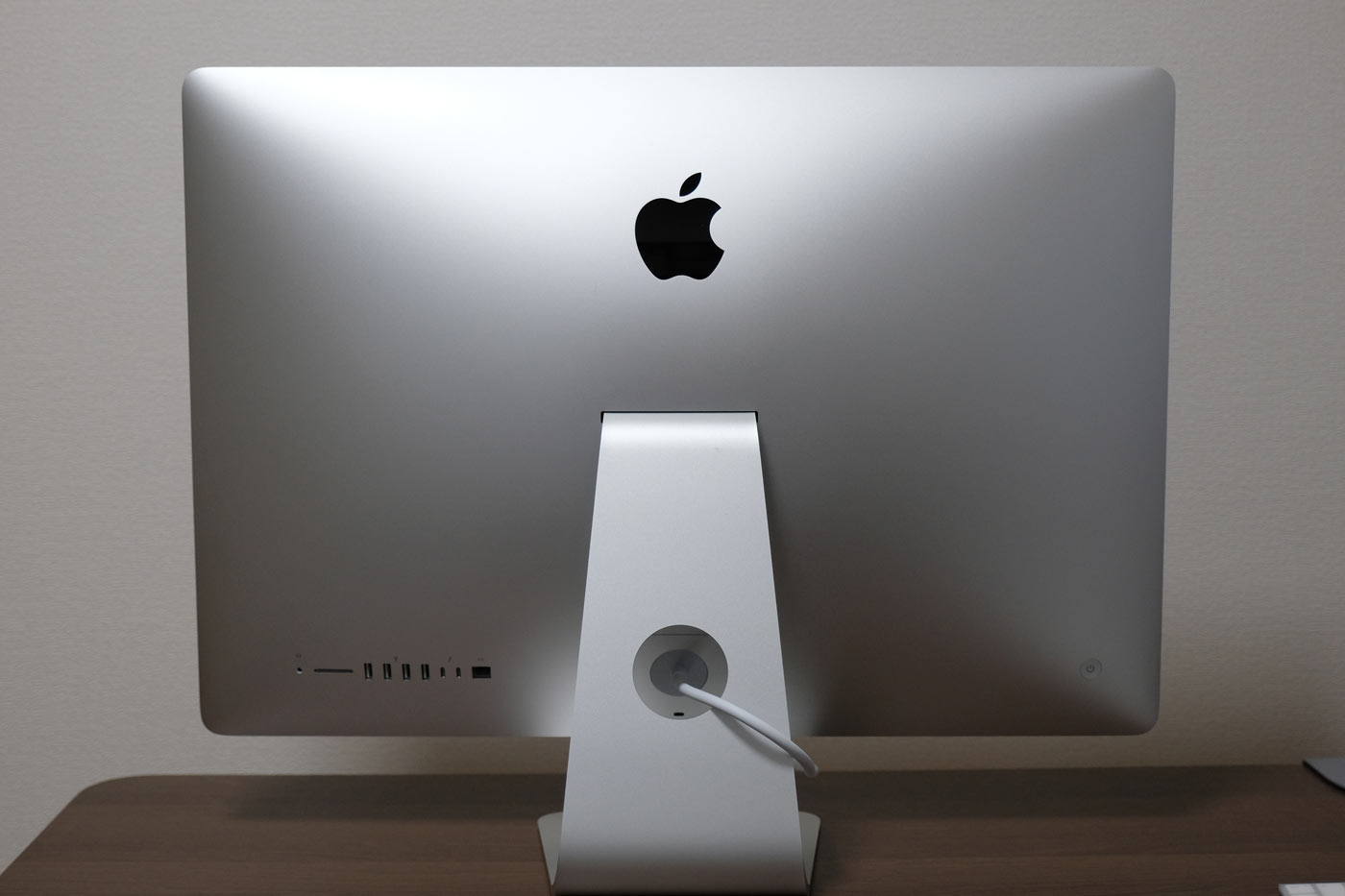 20171217112207j:plain 27インチiMac 5K 電源コネクタ