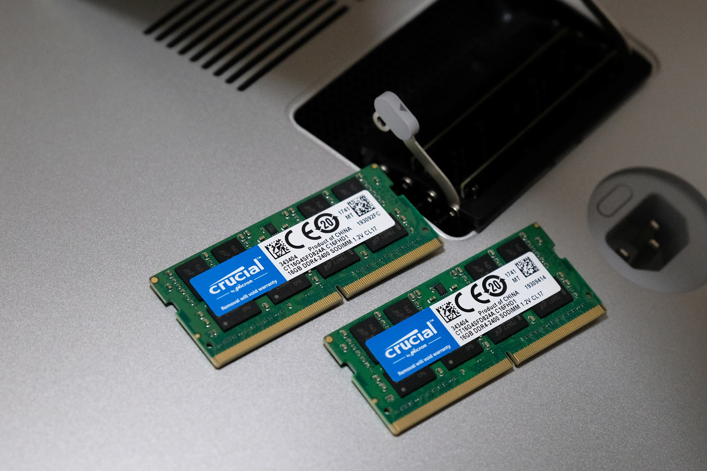 16GB(DDR4-2600MHz)のメモリ