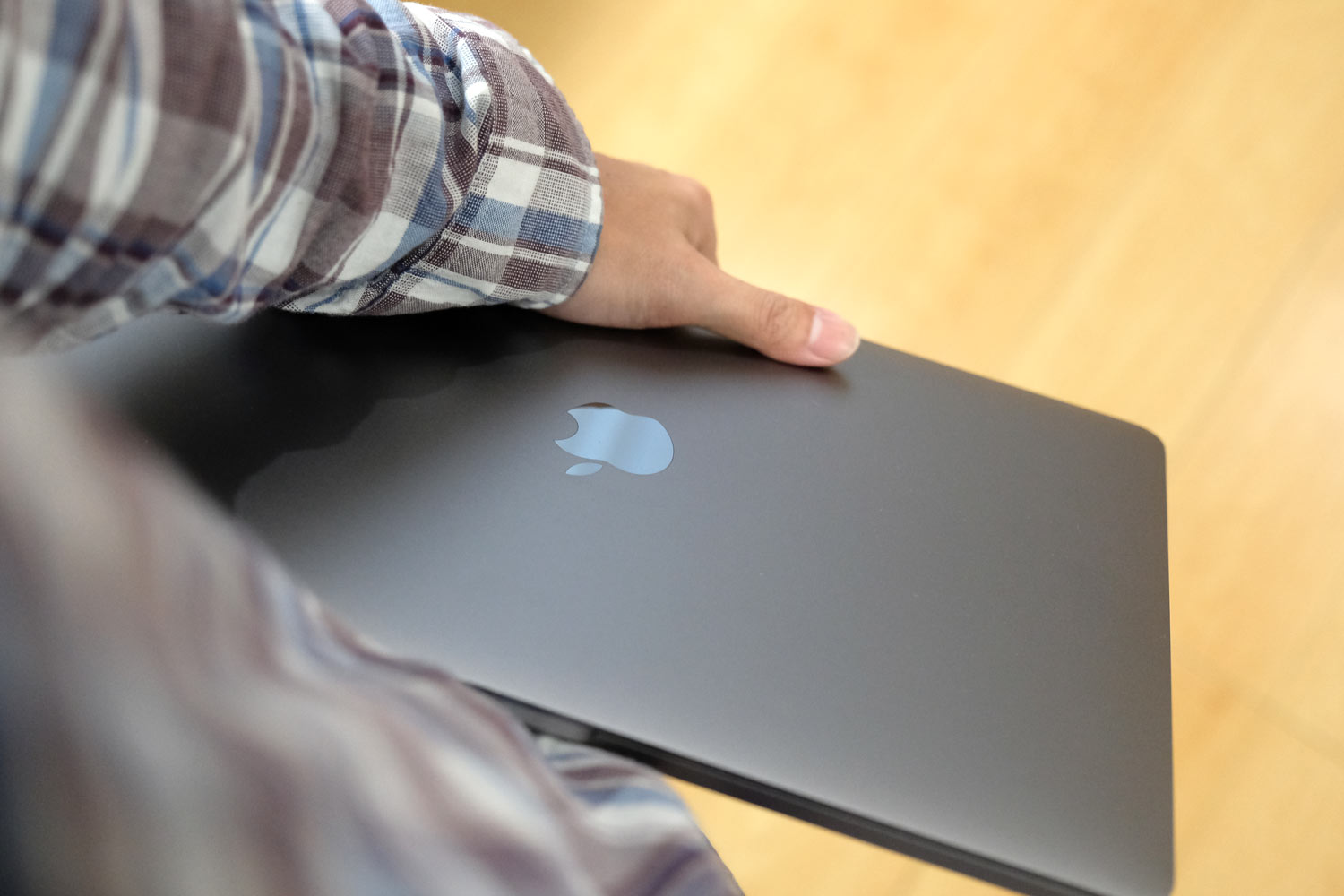 MacBook Pro 持ち運び