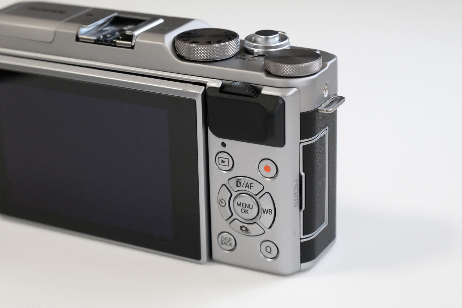 20180218100634j:plain FUJIFILM X-A5 メニューボタン
