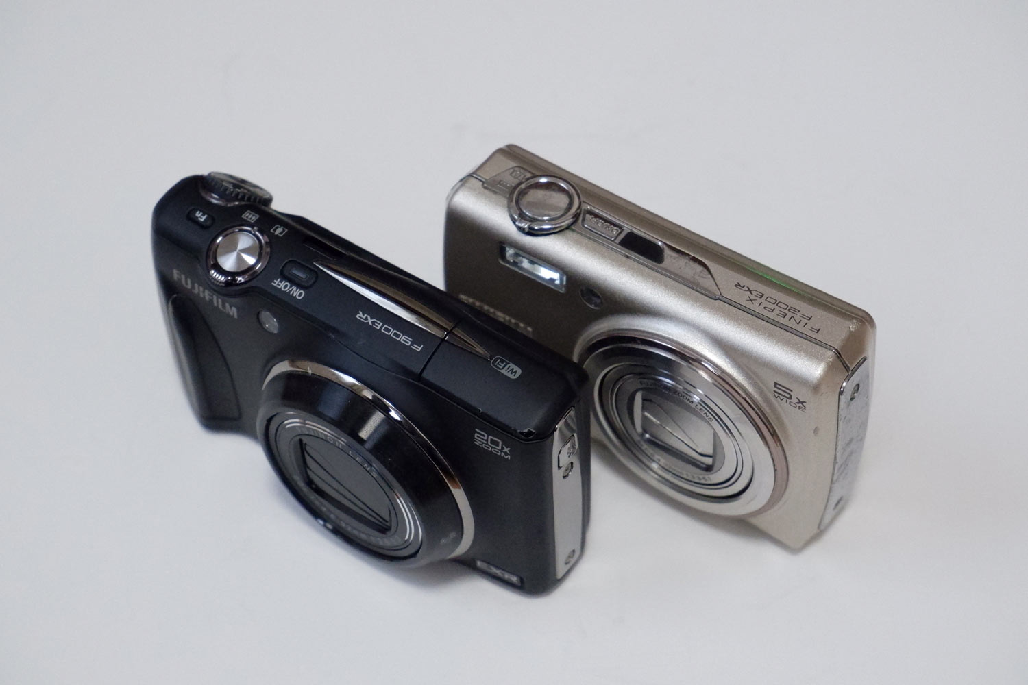 富士フイルムF200EXRとF900EXR