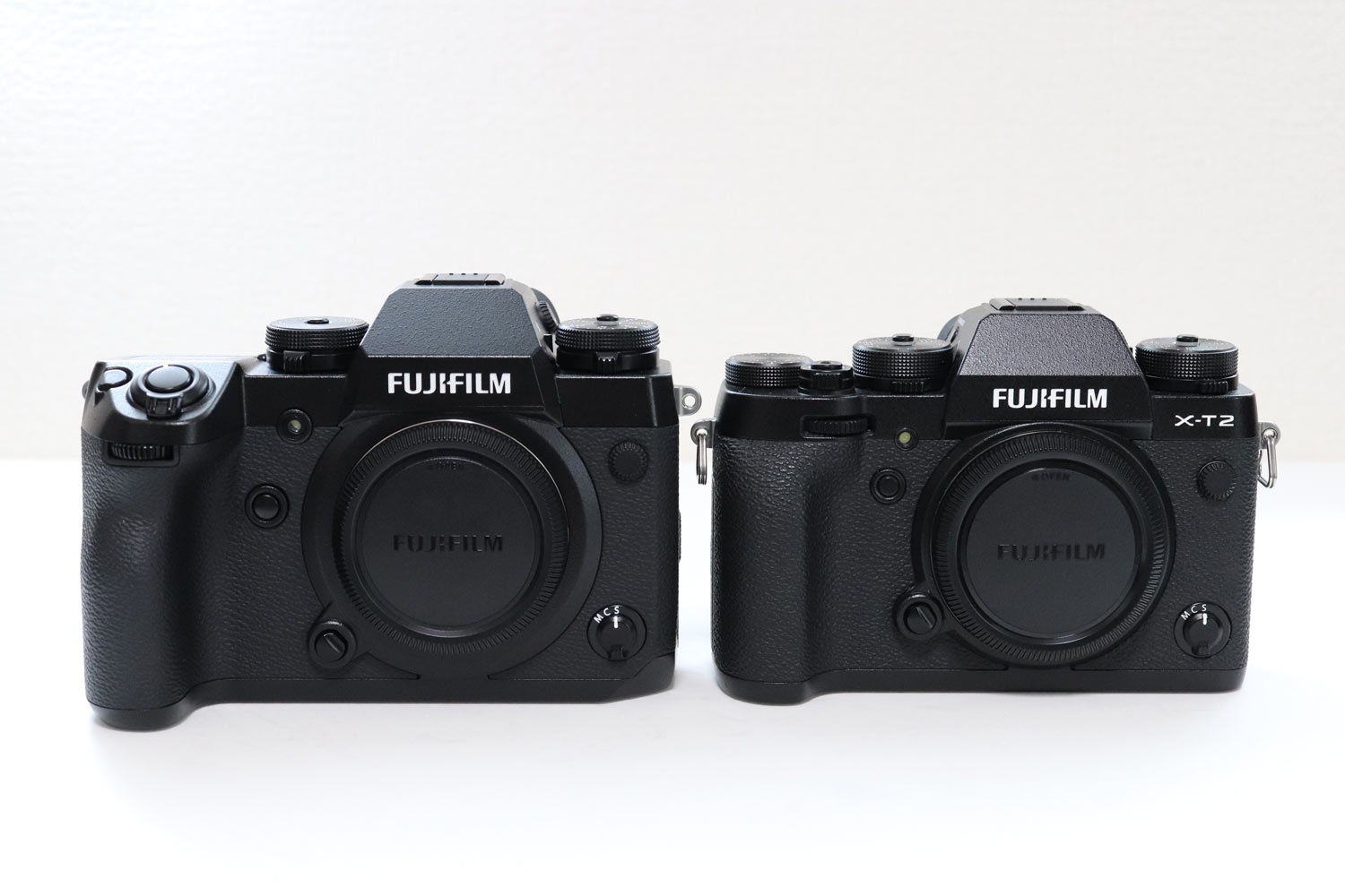 X-H1・X-T2の大きさ比較