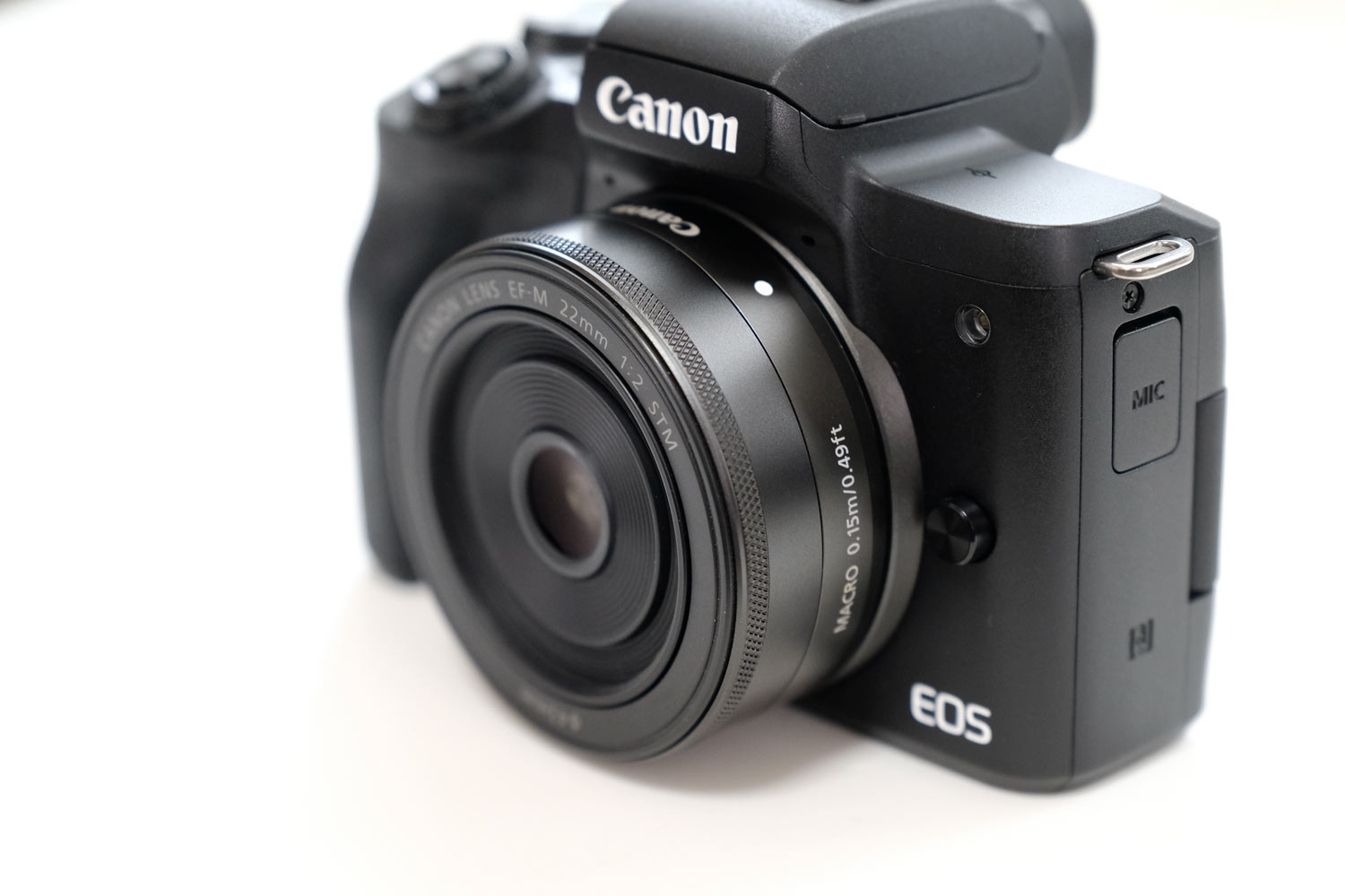 EF-M22mmF2とEOS Kiss M レンズキャップ無し