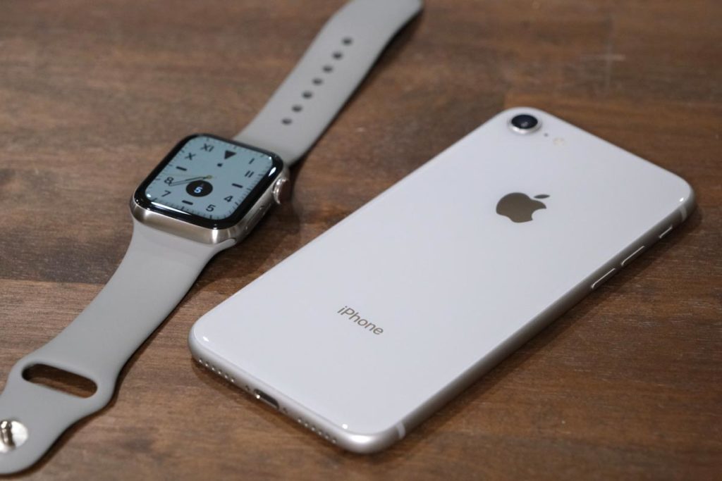 Apple WatchとiPhone 8
