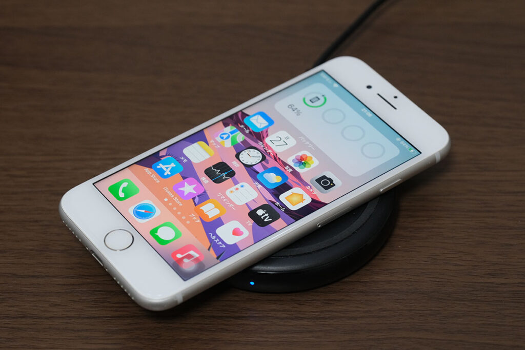 iPhone 8 ワイヤレス充電(Qi)対応