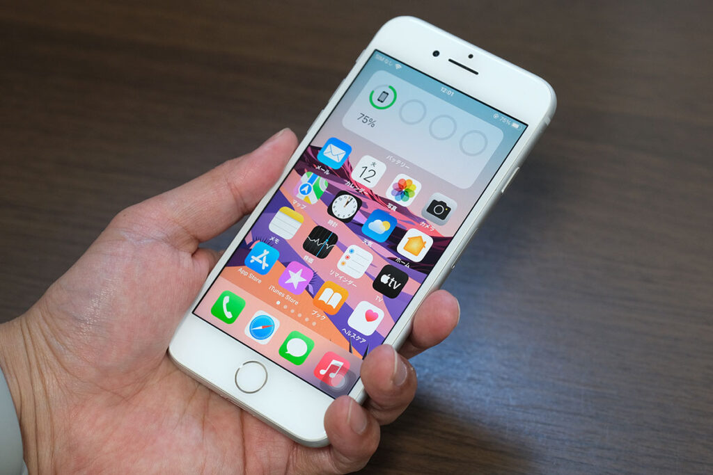 iPhone 8 正面デザイン