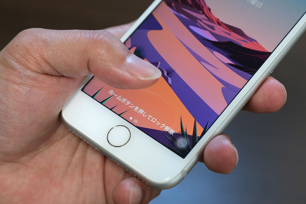 iPhone 8 指紋認証