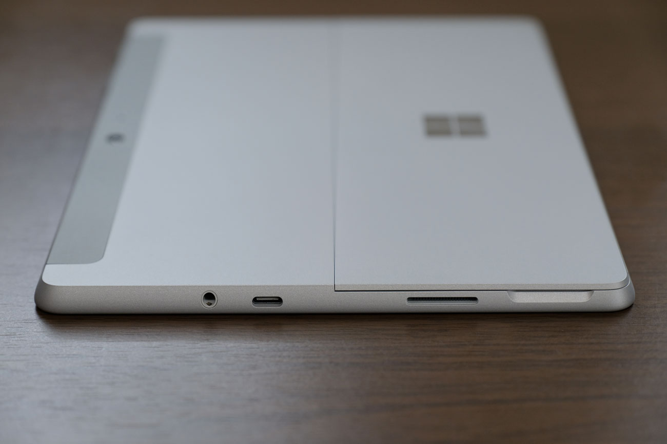 Surface Go 右サイド ポート