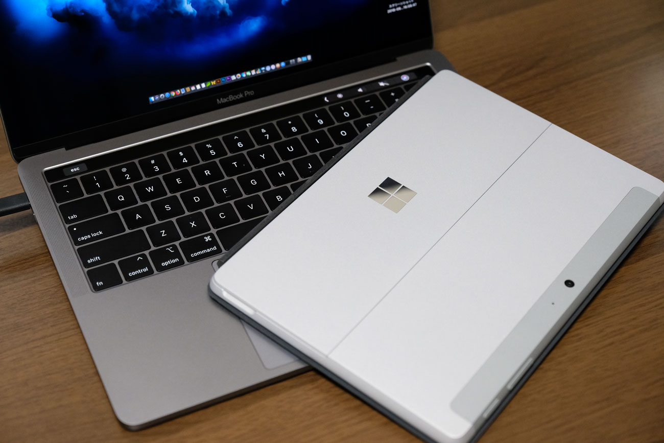 MacBook ProとSurface Go