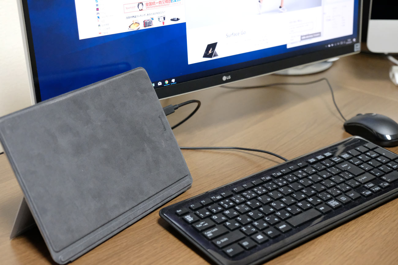 4KモニターとSurface Go