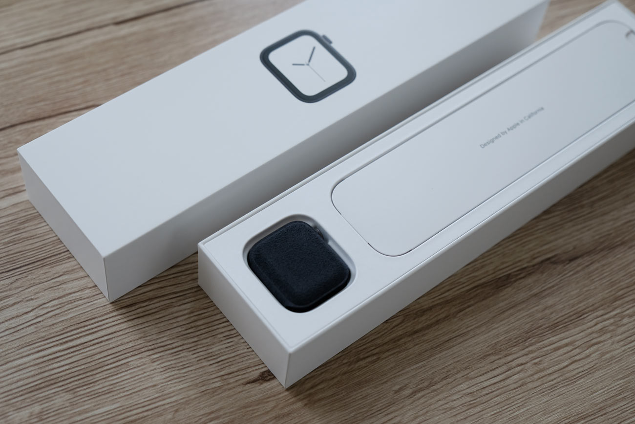 Apple Watch 4を包む布