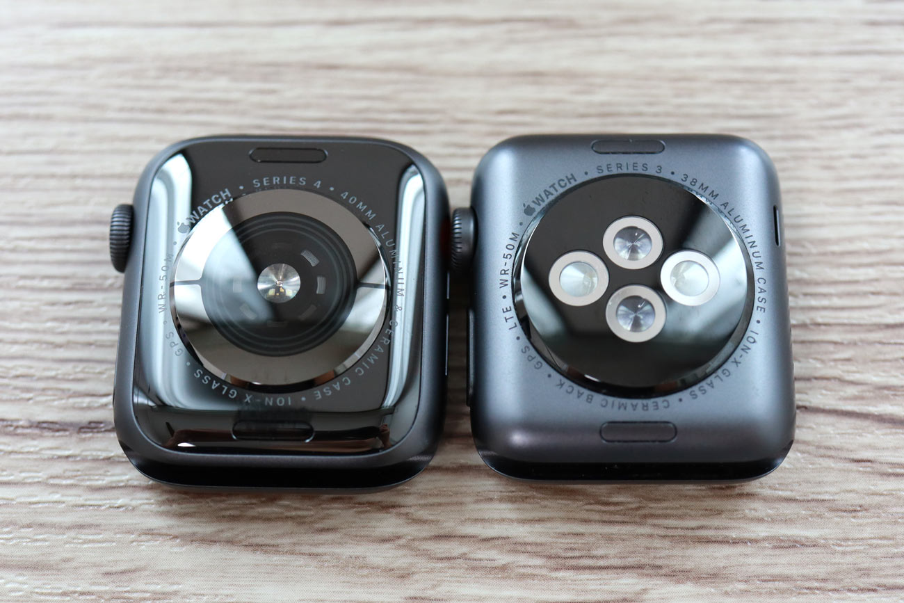 Apple Watch 4とApple Watch 3 裏蓋