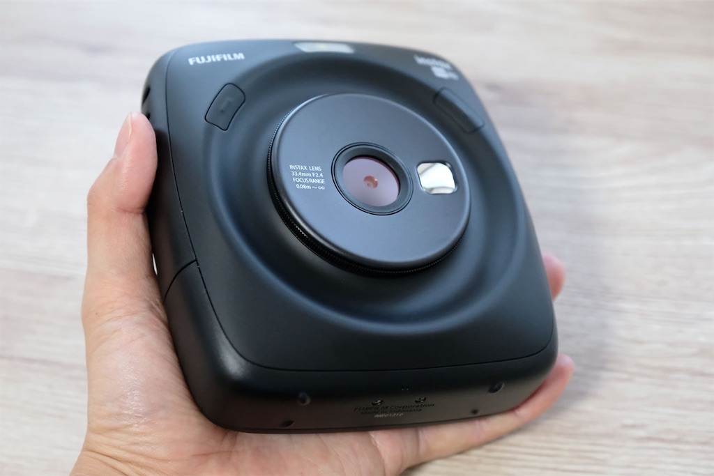 20181119110724j:image instax SQ20 本体デザイン