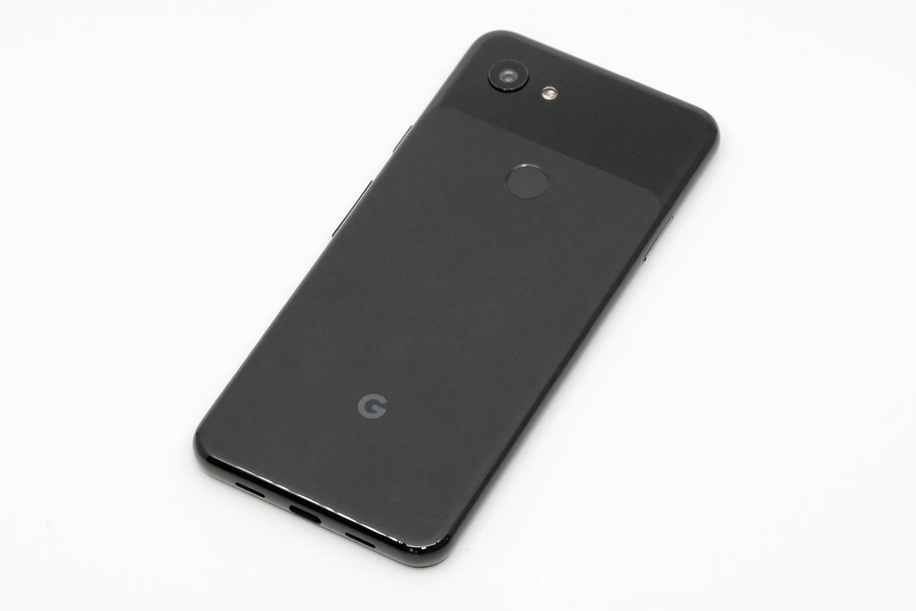 Pixel 3a 背面のデザイン