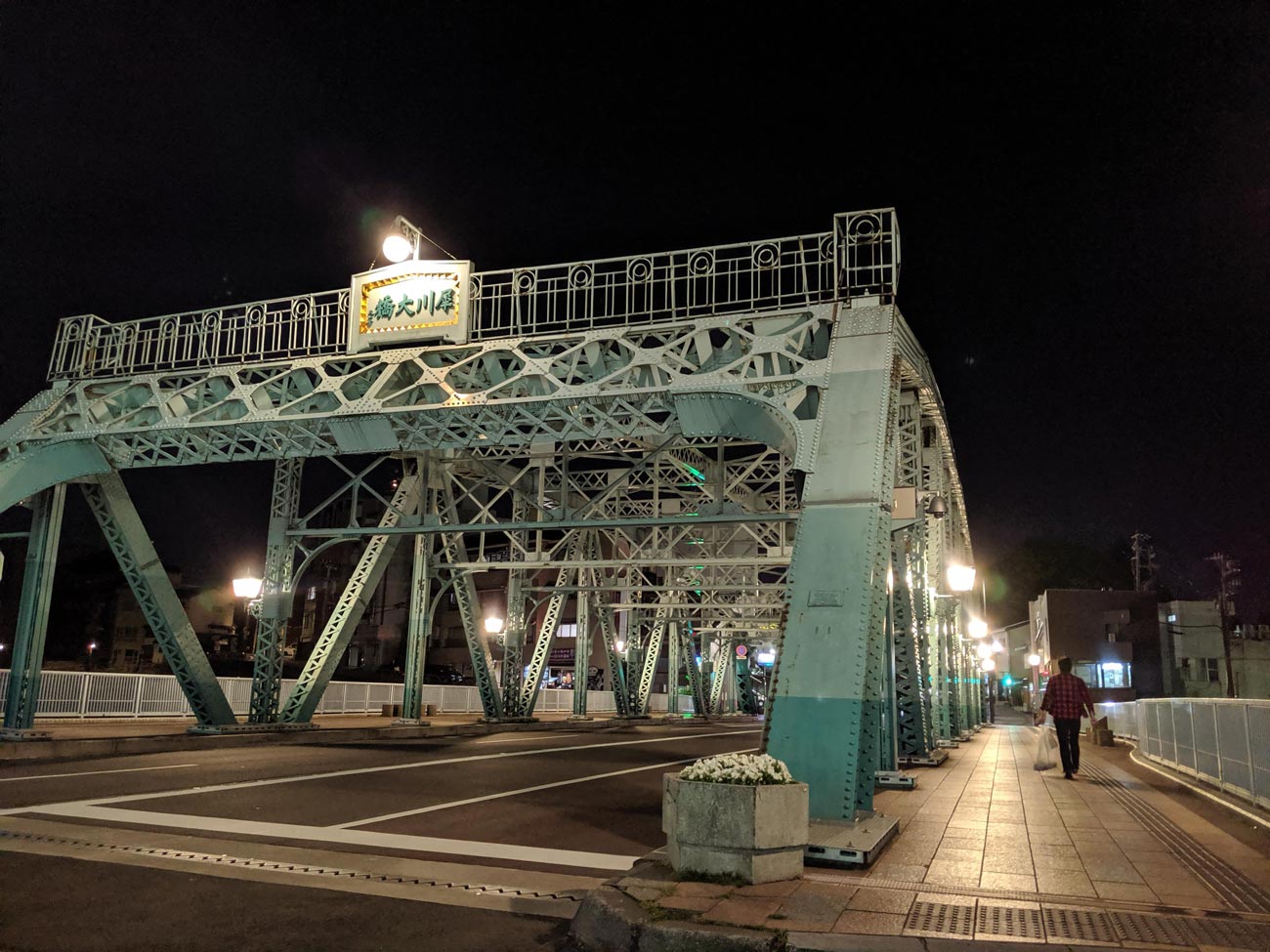 Pixel 3a リアカメラ 夜間撮影