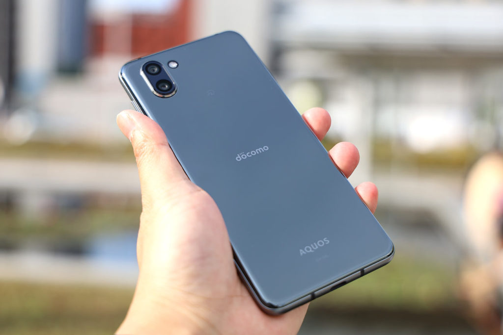 ドコモ AQUOS R3（SH-04L）
