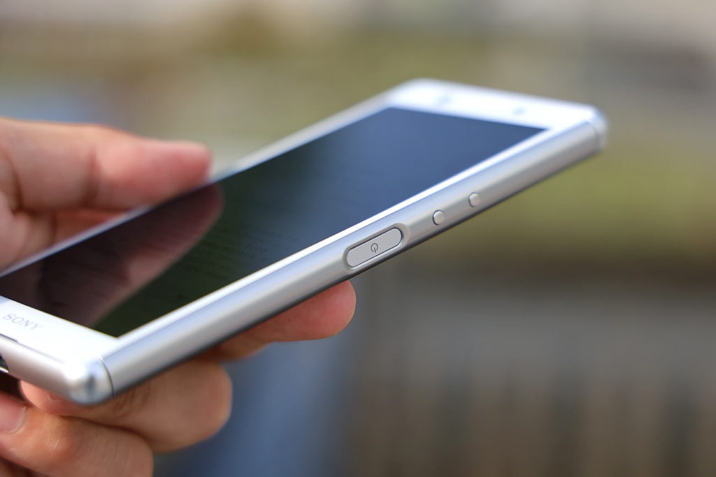 Xperia Ace 本体の薄
