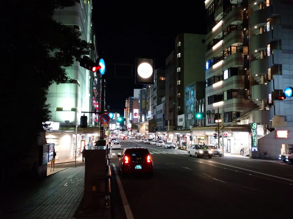 Xperia Ace 夜の町並みを撮影