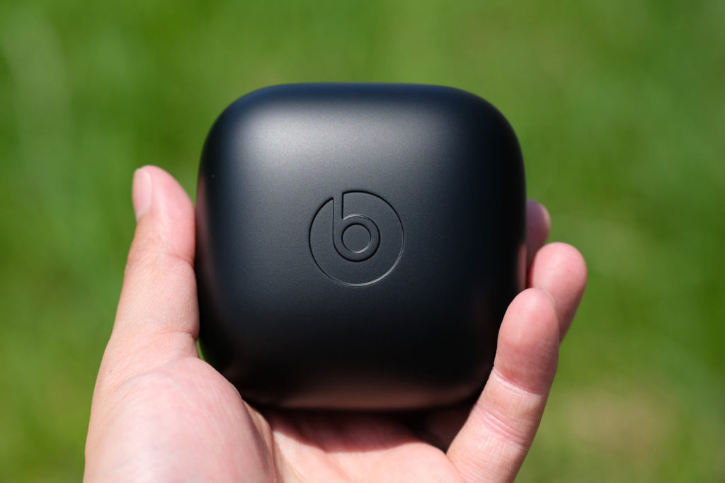 Powerbeats Pro 充電ケース大きい