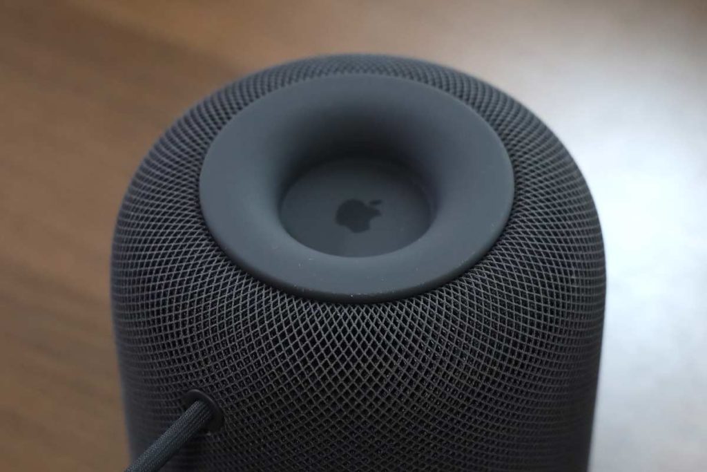 HomePodの底にAppleのロゴマーク