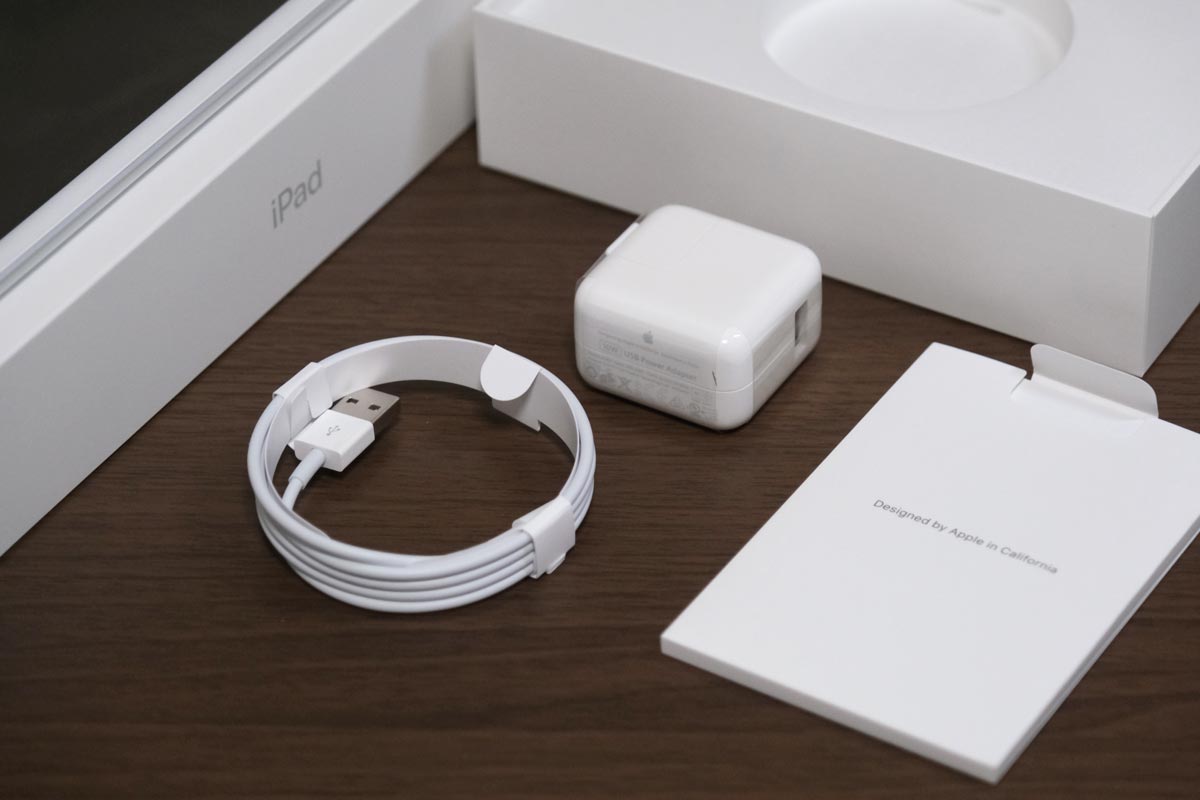iPad 10.2インチ(第7世代)に付属品