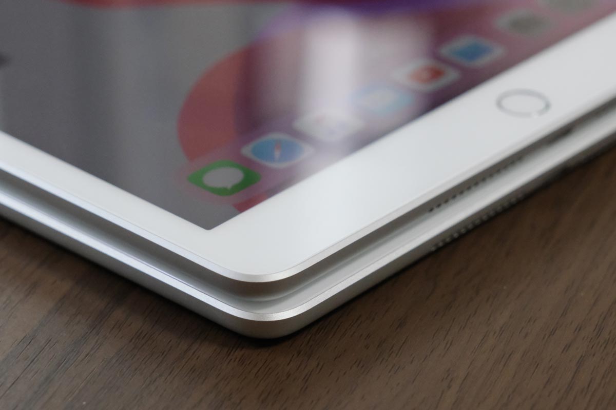iPad (第7世代)とiPad(第6世代)エッジスタイルを比較