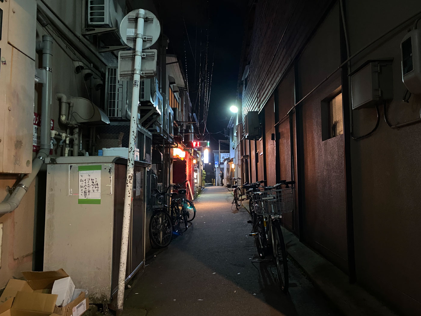 iPhone 11 広角カメラで夜の暗所撮影