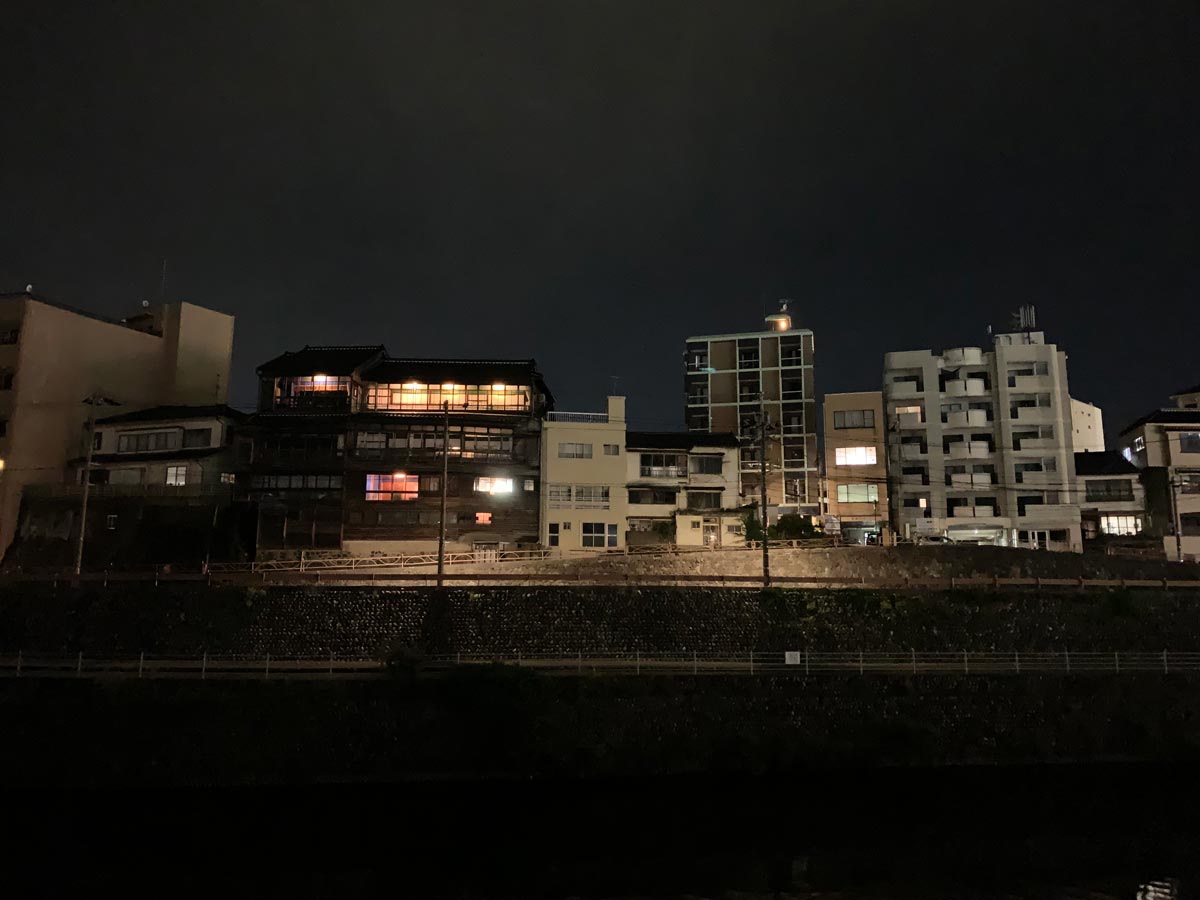 iPhone XS Maxの暗所撮影の画質