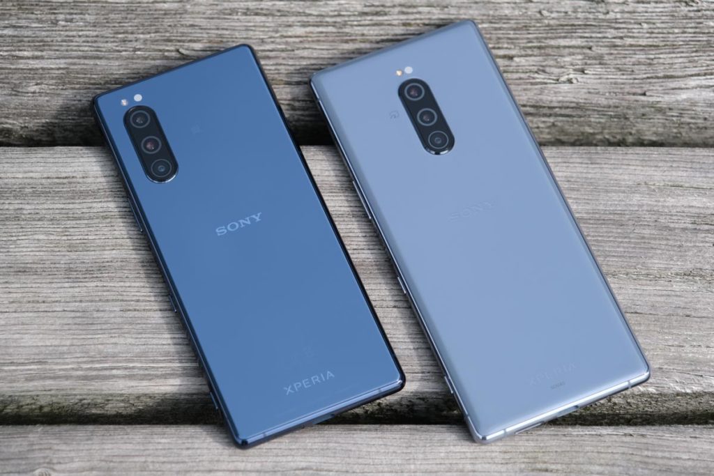 Xperia 5とXperia 1 背面パネル比較