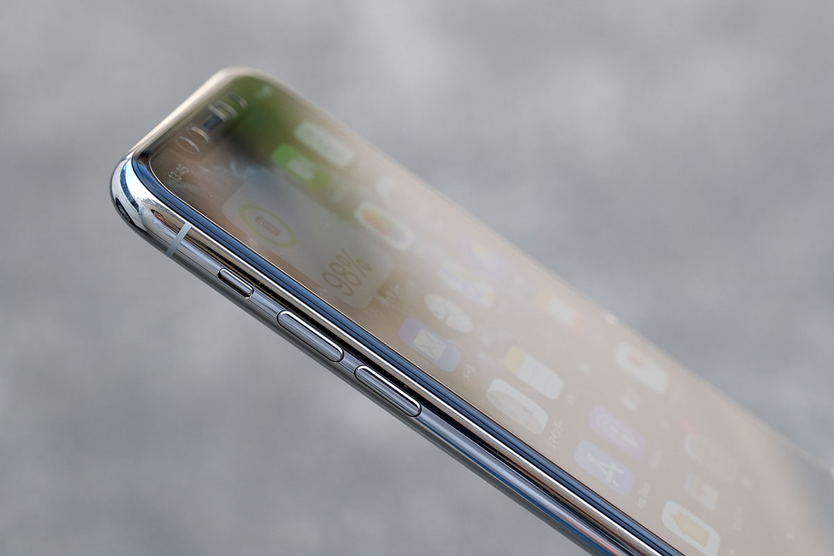 iPhone 11 Proの音量ボタン