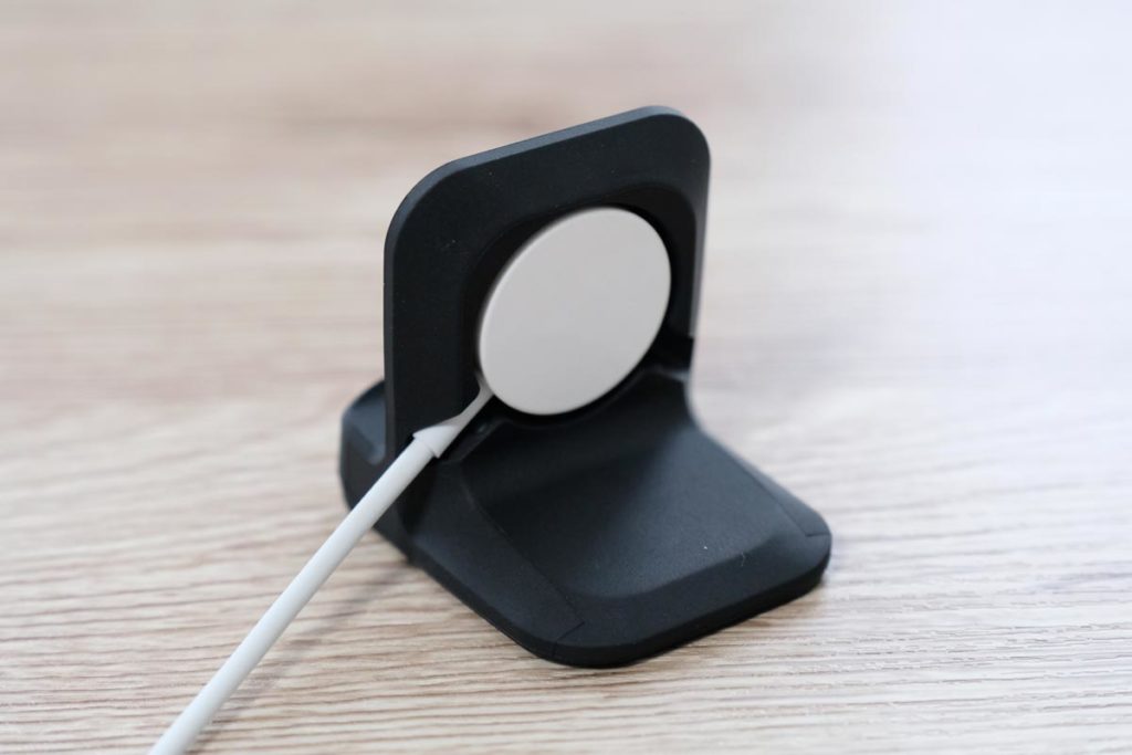 充電パッドを取り付け