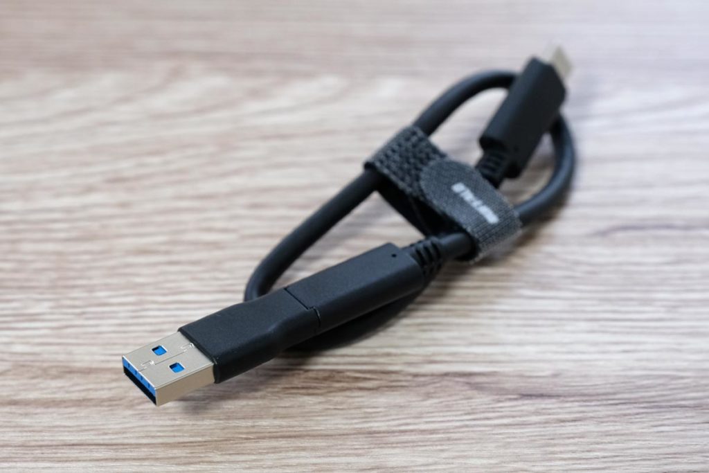 変換アダプタでUSB-Aコネクタも接続できる