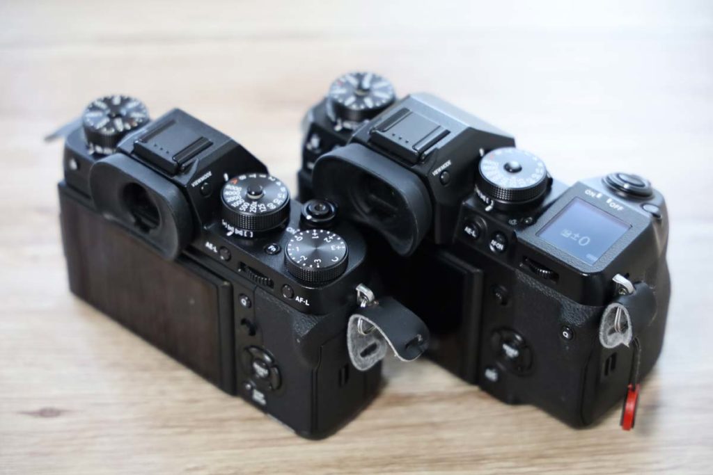 X-H1は大型グリップを搭載