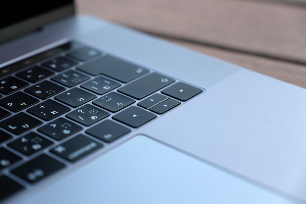 MacBook Pro 13インチ バタフライ構造キーボード