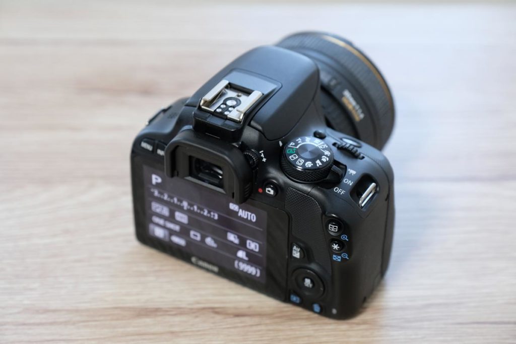 EOS Kiss X7