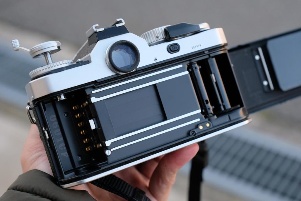 フィルムカバーが開いた状態