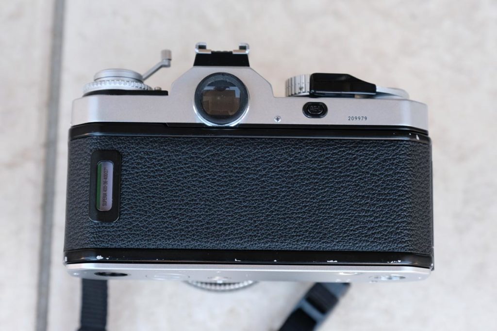 フィルムカバーを閉じる