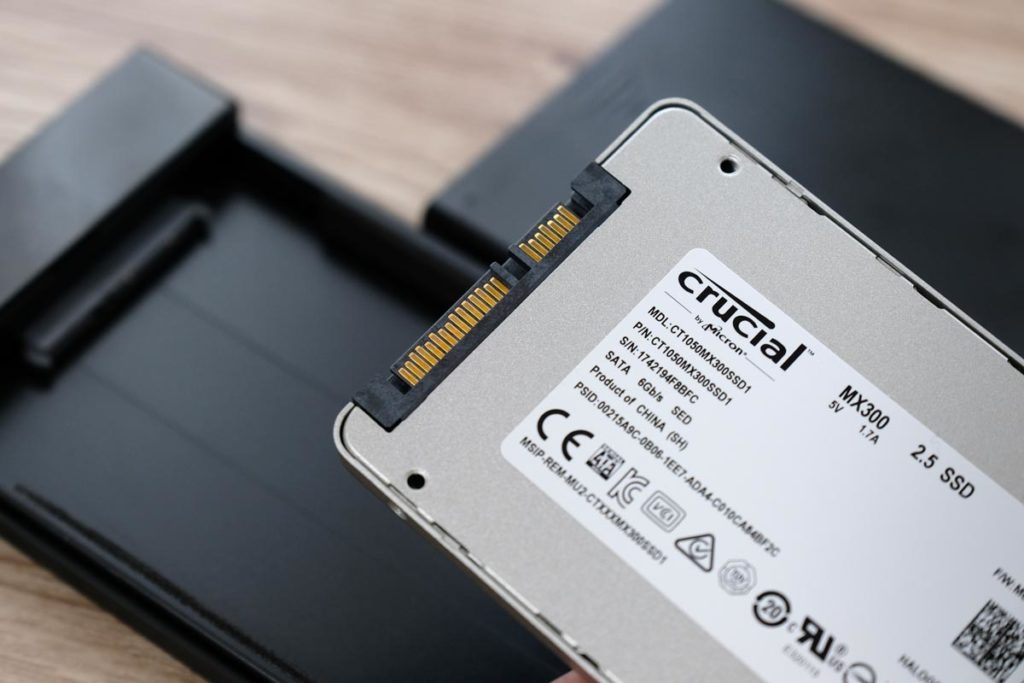 2.5インチSSDのコネクタ部分