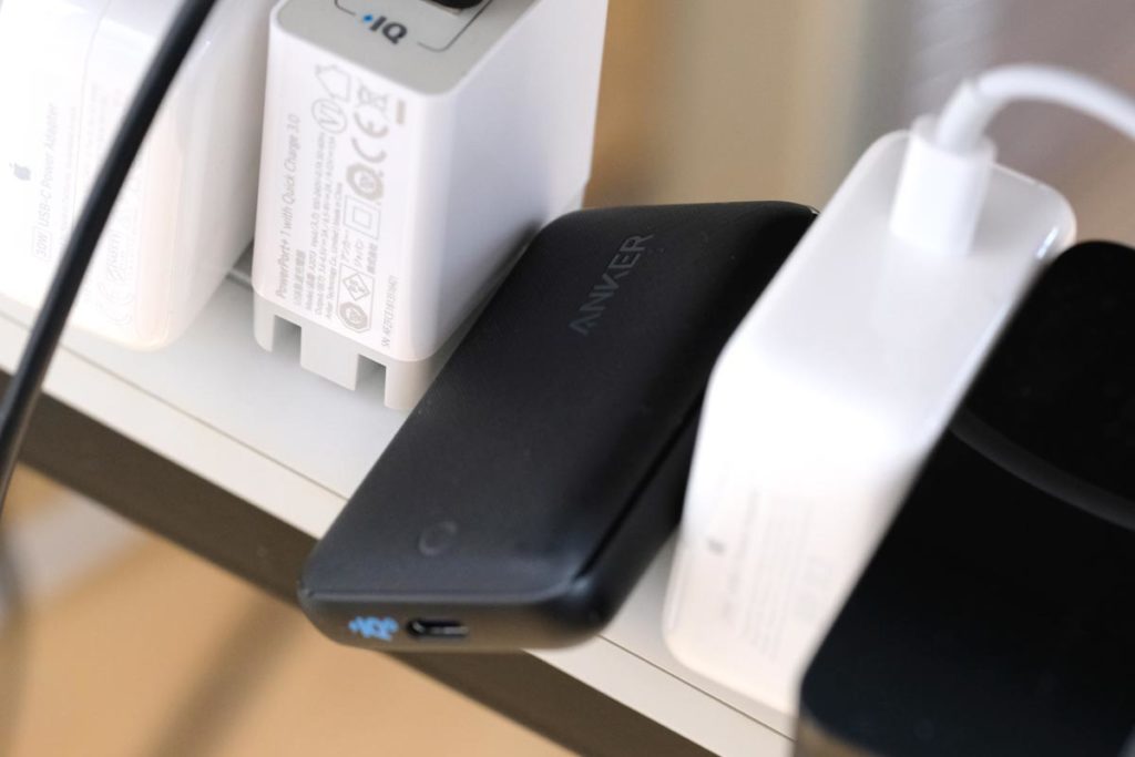 横幅があるので電源タップで使えない