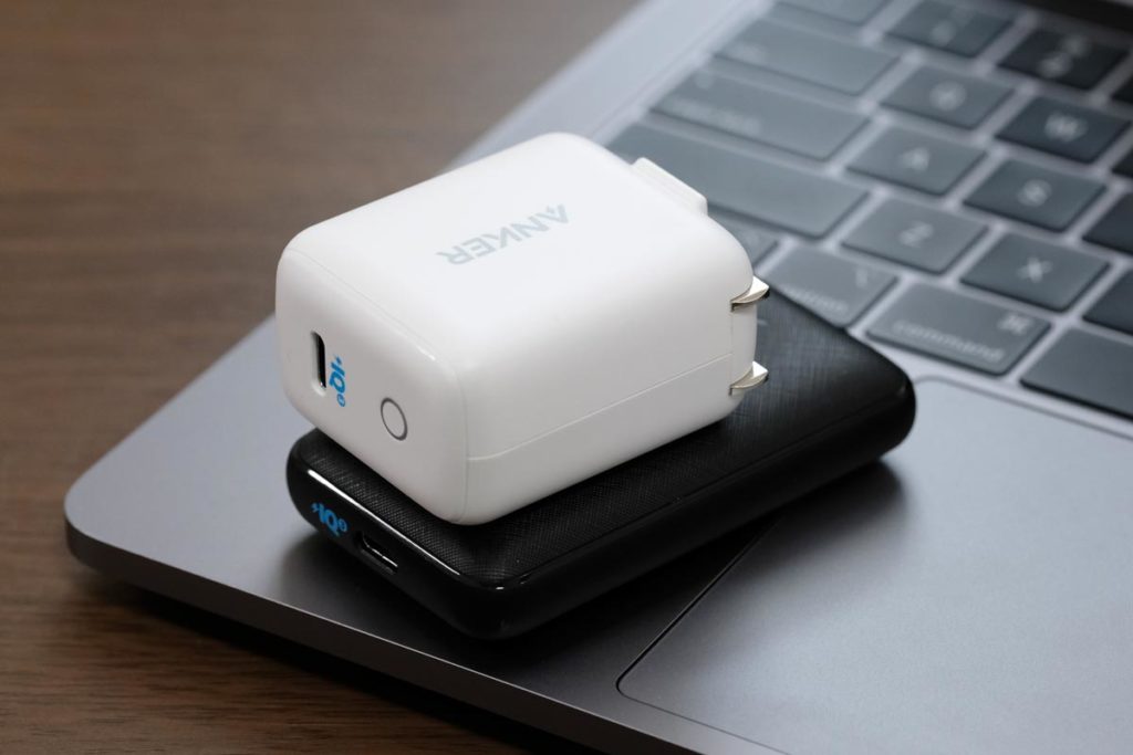 PowerPort Atom III Slimはとにかく薄い